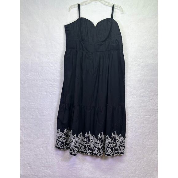 Express Brand Size XL Embroidered Ruched Black Poplin Midi Dress Black NWT - Picture 3 of 11